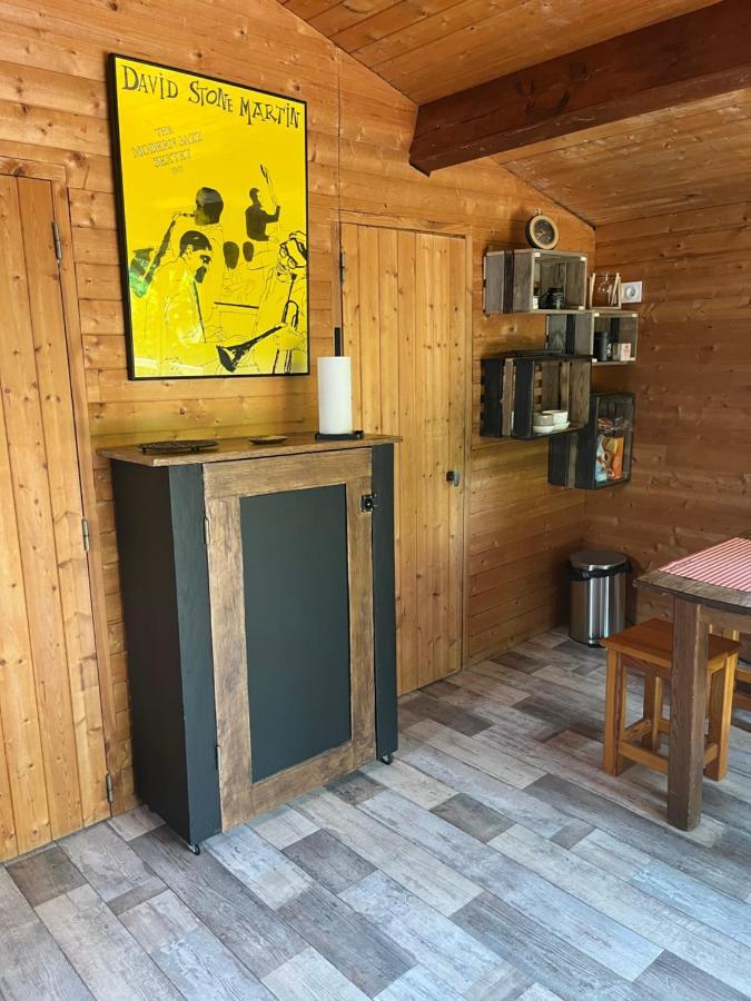 Les Petits Chalets De Dudu La Voulte-sur-Rhone Luaran gambar