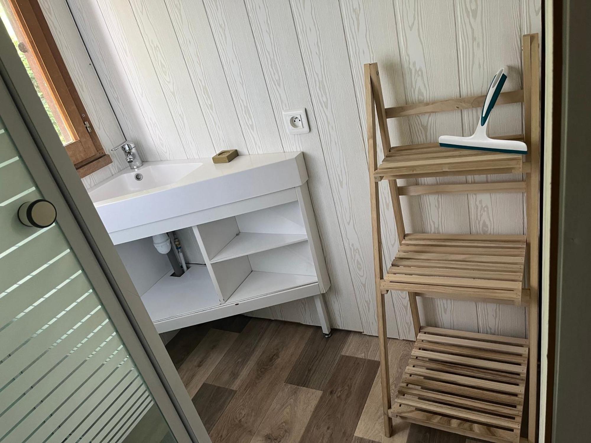 Les Petits Chalets De Dudu La Voulte-sur-Rhone Luaran gambar